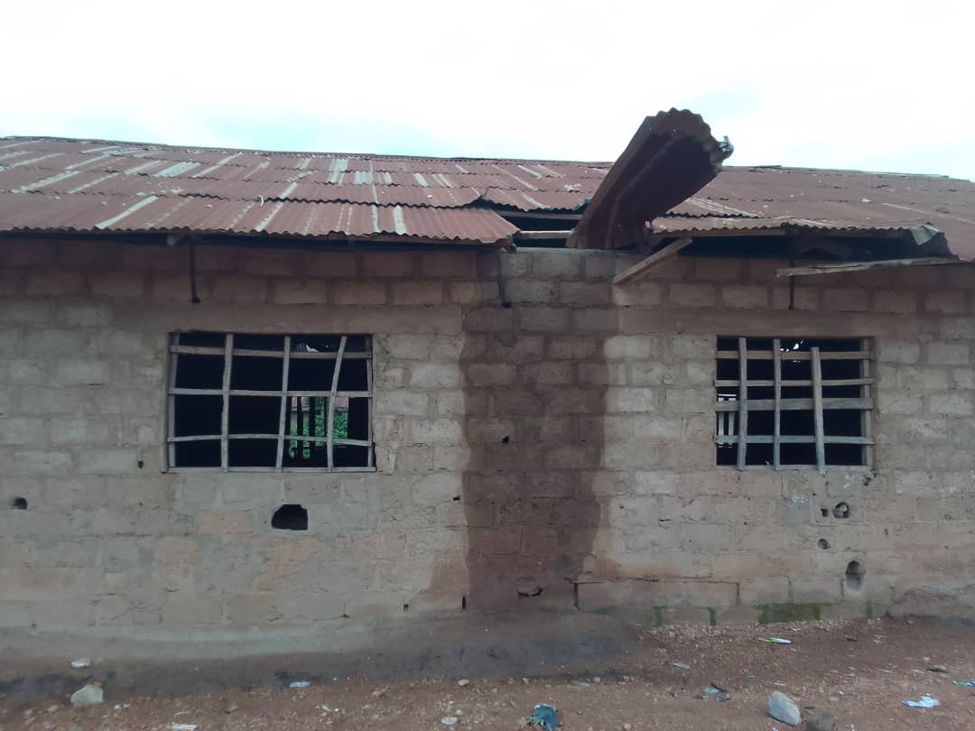 monitng's tweet photo. ATTENTION!!! 

Dear Gov @seyimakinde 

Our team tracked the state of Community Secondary School, Aba Alfa, Olomi in Oluyole LGA, Oyo State. The classrooms are falling apart. When it rains, water pours through the leaking roof, soaking books and forcing students to huddle in corners. During the dry season, the heat is unbearable, making learning almost impossible. The school lacks enough desks and chairs, and many of the windows are dangerously supported with sticks. The walls? They’ve never been cemented since the school was built.

The school has become more than just a symbol of government neglect it has turned into a hideout for criminals at night, posing a threat to students and the entire community. Residents have written countless letters to government authorities, pleading for help. Years have passed, but nothing has been done. The children of Aba Alfa deserve better. Their learning environment shouldn’t endanger their safety or rob them of a future.

What’s more disturbing is the mismatch between government spending and the school’s condition. Oyo State budgeted ₦47.8B for education in 2020, ₦266.6B in 2021, ₦54.1B in 2022, ₦58.2B in 2023, ₦90B in 2024, and over ₦145B is proposed for 2025. International donors like UNICEF, UNESCO, and the Global Partnership for Education have also supported education in the state. Yet this school remains abandoned  with no visible trace of investment.

The people of Olomi are not asking for luxury. They are demanding dignity. A roof that doesn’t leak. Walls that are safe. Desks for every child. A classroom where learning is possible. These are basic rights  not privileges. This situation is unacceptable, and continued silence from the authorities only deepens the injustice.

We call on @seyimakinde and the Oyo State Ministry of Education to take urgent action. The funds are there. The need is clear. It’s time to renovate Community Secondary School, Aba Alfa. These children deserve a future that starts with a safe classroom. #FixAbaAlfa #OyoEducationCrisis