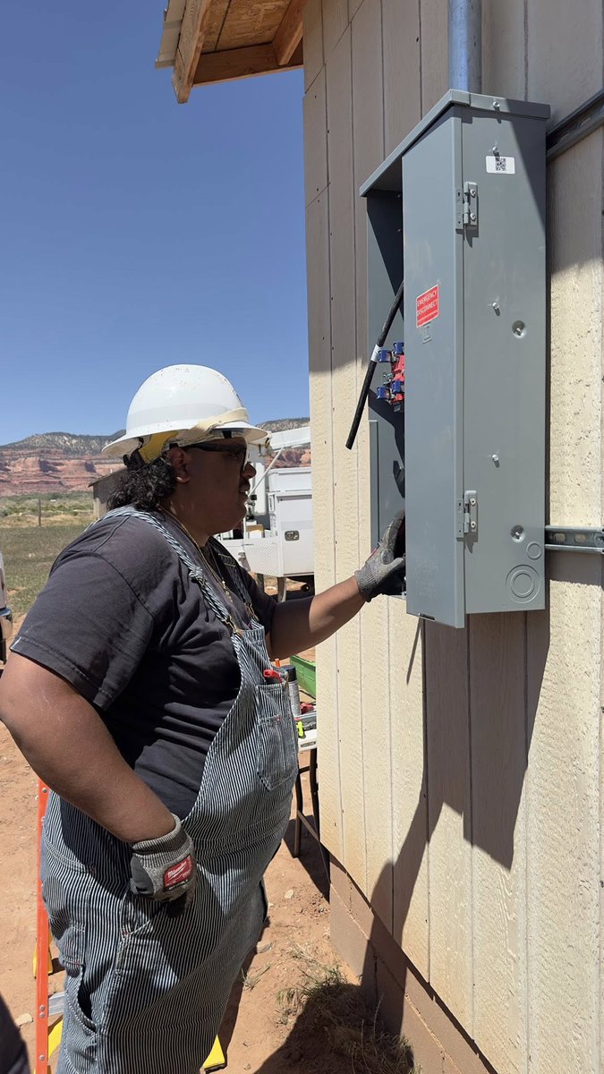 NTUAUtilities's tweet image. The International Brotherhood of Electrical Workers (IBEW) are part of the Light Up Navajo VI 2025 program, helping with house wiring. This week they are working alongside NTUA electricians in the Chinle region. #LightUpNavajoVI #LightUpNavajo #PowerTodayforTomorrow #PublicPower