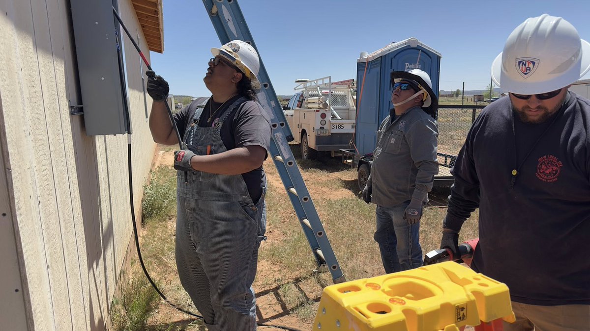 NTUAUtilities's tweet image. The International Brotherhood of Electrical Workers (IBEW) are part of the Light Up Navajo VI 2025 program, helping with house wiring. This week they are working alongside NTUA electricians in the Chinle region. #LightUpNavajoVI #LightUpNavajo #PowerTodayforTomorrow #PublicPower