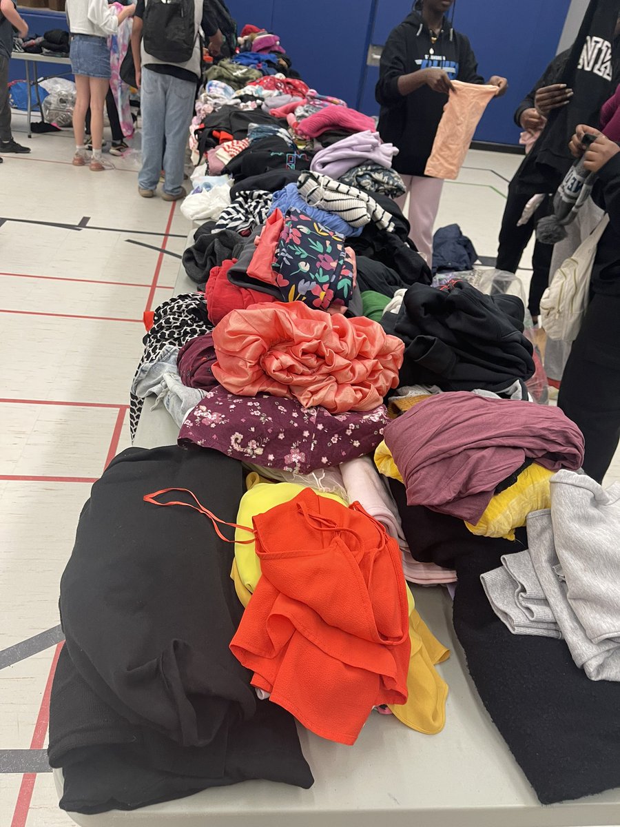 St. Andrew Catholic Elementary School (@standrewdpcdsb) on Twitter photo Our intermediate students organized a clothing drive to support the community and promote sustainability! Everyone was invited to donate gently used clothes and bring non-perishable items for the Orangeville Food Bank. Thank you for helping us make a difference!" <a href="/DPCDSBSchools/">Dufferin-Peel Catholic District School Board</a> Our intermediate students organized a clothing drive to support the community and promote sustainability! Everyone was invited to donate gently used clothes and bring non-perishable items for the Orangeville Food Bank. Thank you for helping us make a difference!" <a href="/DPCDSBSchools/">Dufferin-Peel Catholic District School Board</a>