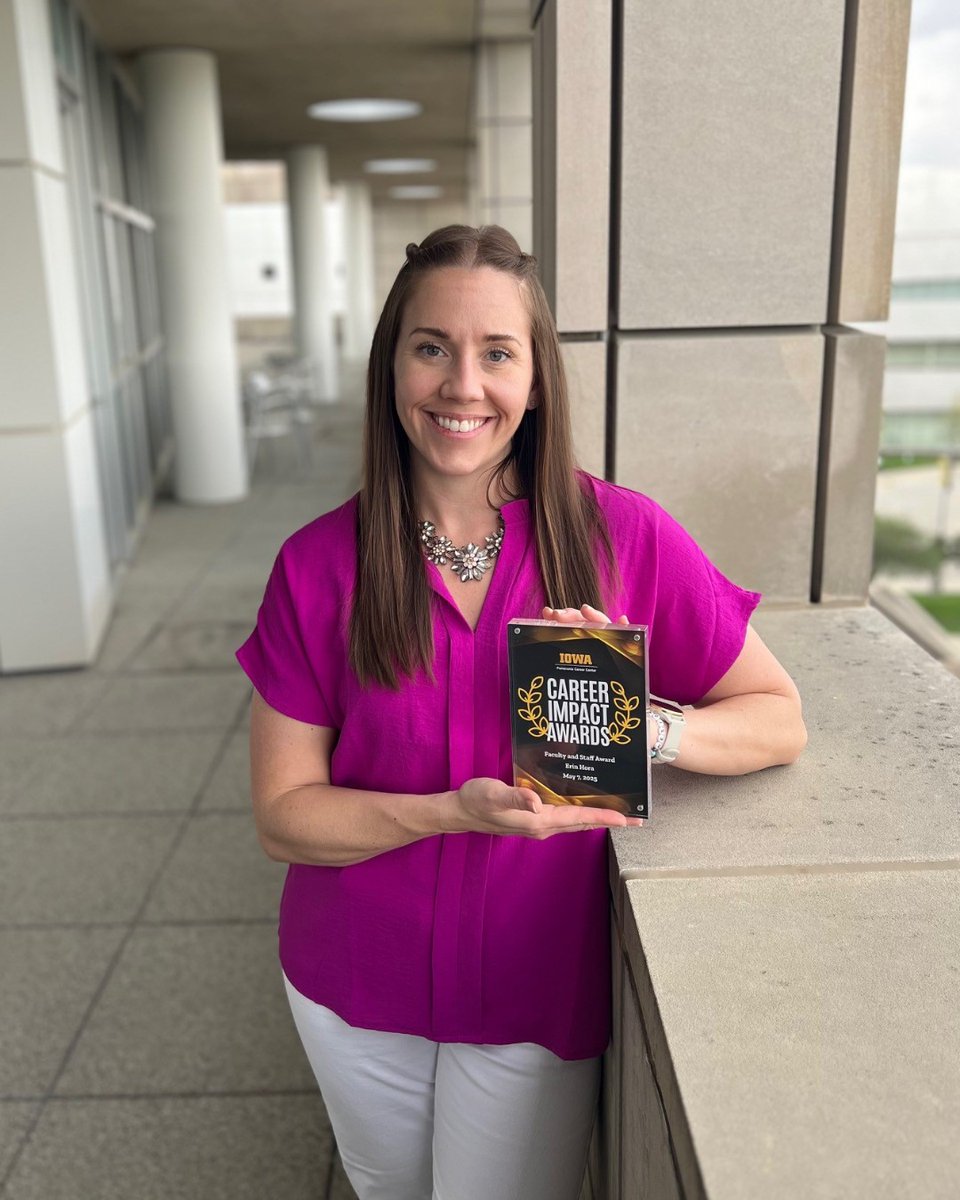 This month, UI REACH Program Specialist Erin Hora was awarded a faculty and staff award from the university's Pomerantz Center, celebrating all she does for the UI REACH program! She was nominated by UI REACH student, Andy Fallon! Congratulations, Erin!