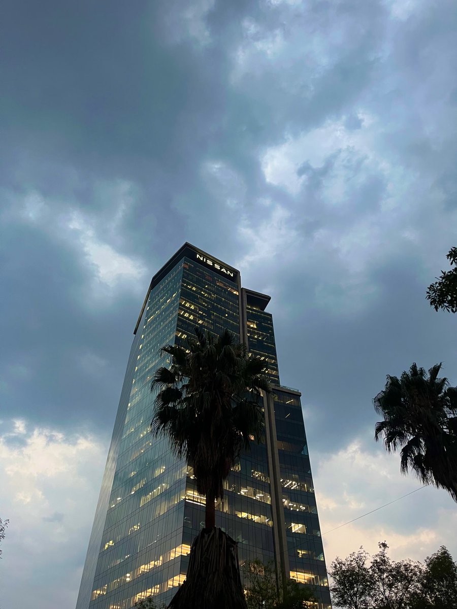 Andiezuko's tweet photo. El cielo es el Límite. ✨ https://t.co/AWdGdrMvVl