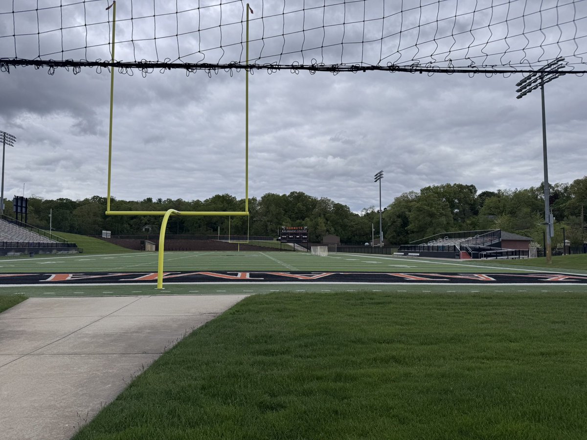 DrewLynn_12's tweet image. Thank you @KzooFootball for the great visit today! I had a great time seeing the campus and facilities! Thanks to the players and staff there too! @CoachCWhitehead @CoachZorboKZOO