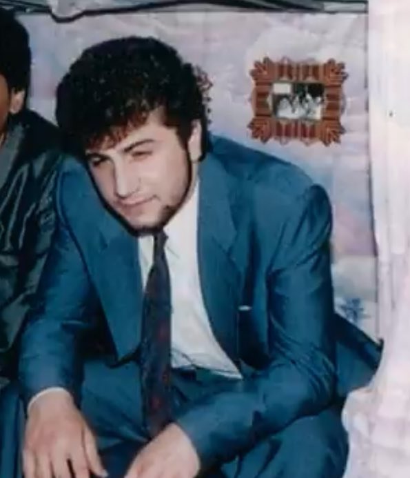 Sphazal3535's tweet photo. Vazgeçersek senden Gök Girsin Kızıl Çıksın…!
@sedat_peker 
#SedatPeker 
#BİRUMUTTURYASAMAK https://t.co/utPHl9zXFW