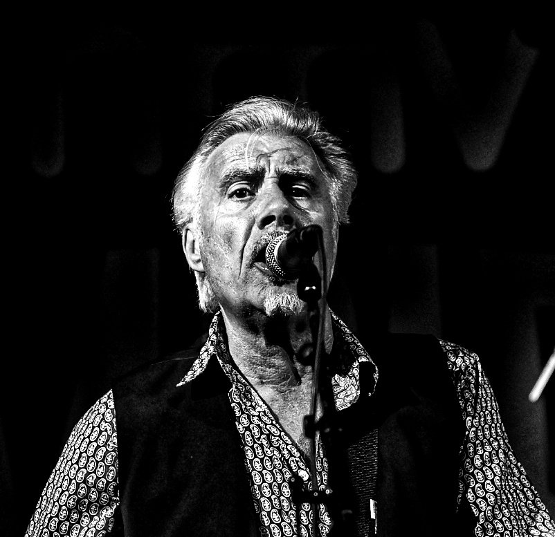 CovMusicM's tweet image. Superb inventive set tonight from the great @GlenMatlock at the @hmvempire tonight. Love his voice and his songs...
@PeteChambersCov