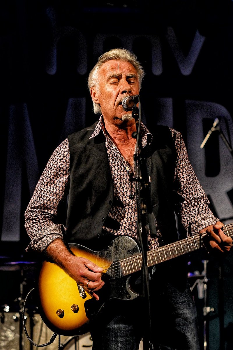CovMusicM's tweet image. Superb inventive set tonight from the great @GlenMatlock at the @hmvempire tonight. Love his voice and his songs...
@PeteChambersCov