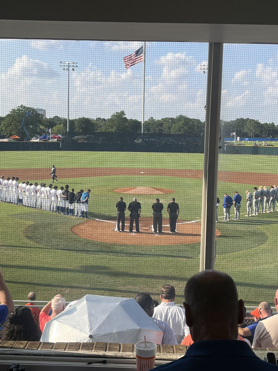 CBCJakeMck's tweet photo. Husky Field is the place to in Houston. 

Capacity crowd on hand to watch Zach Longshore face off against Parker Edwards https://t.co/Junakqi2v2