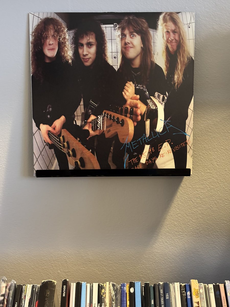RLepurage's tweet photo. #Metallica #GarageDays #HeavyMetal #NowPlaying #vinylrecords https://t.co/8Q0Av7xTM9