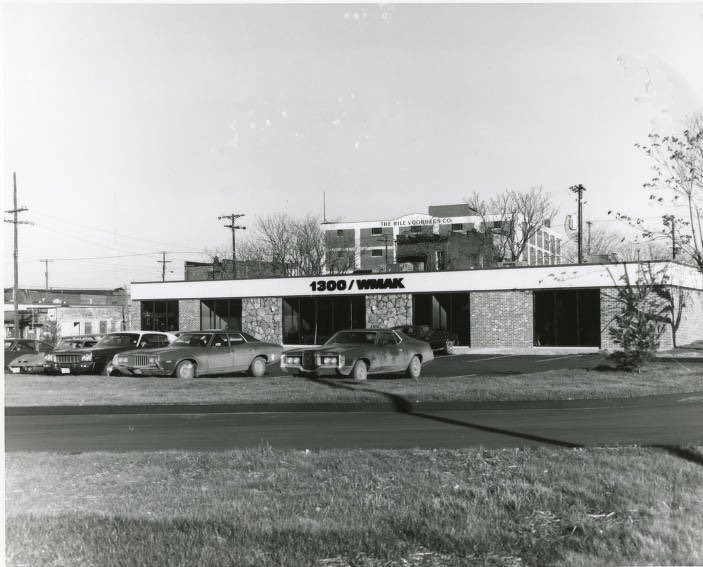 Photograph of the WMAK building, located at 700 9th Avenue South. Photographed by the Nashville Housing Authority, c.1970s. 
-
Photo is from the Metro Nashville Archives
