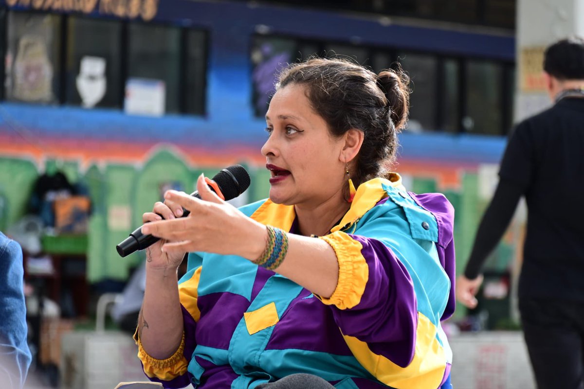 🎉 La energía y liderazgo estudiantil marcaron la parada en una jornada en la que se habló de consumo, participación política, diálogo y violencias basadas en género.

Eventos: Asamblea VBG y el Conversatorio escuela de colores: pilotea el mal viaje, no más visaje.