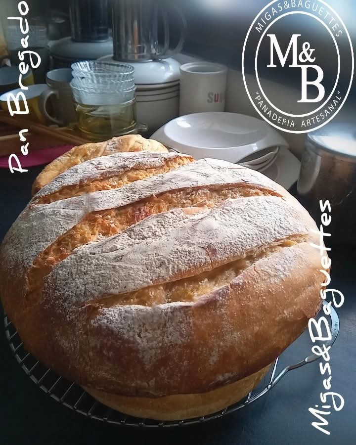 migasybaguettes's tweet photo. Pan Bregado de la casa 😋
Saliendo del horno🎈
¡Así me sale este pan rústico!🔥
#panbregado
#panrustico
#pandecampo
#migasybaguettes https://t.co/cDAMx8FVHC