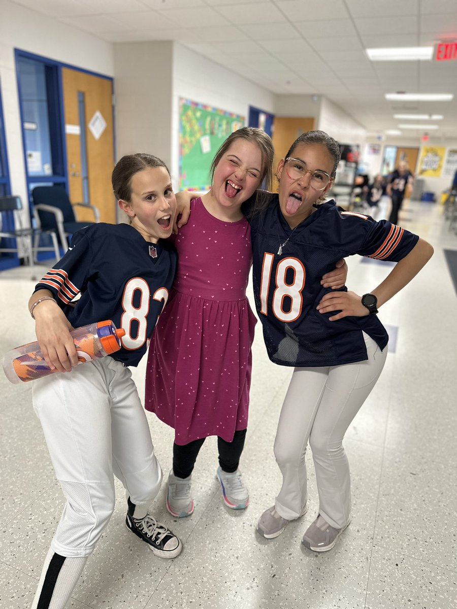 Mrs. Blau tweet media