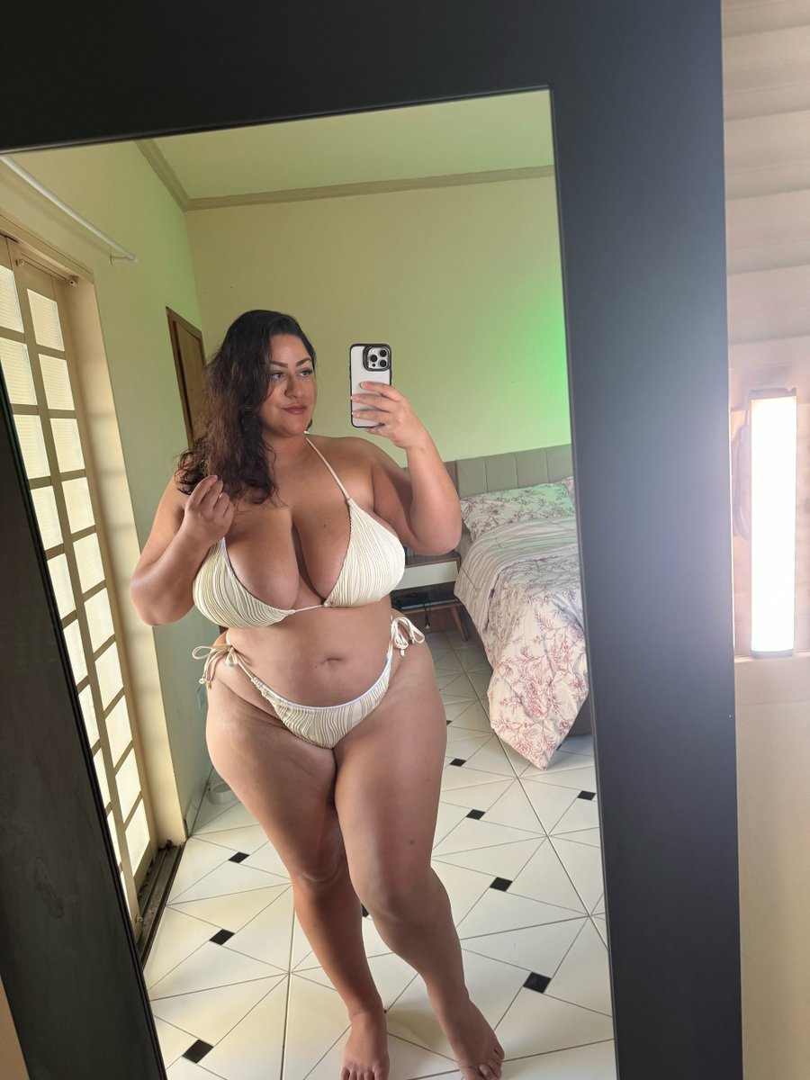 marcelaluvly's tweet photo. Single men and single men only like this and comment https://t.co/4aATk2xO34