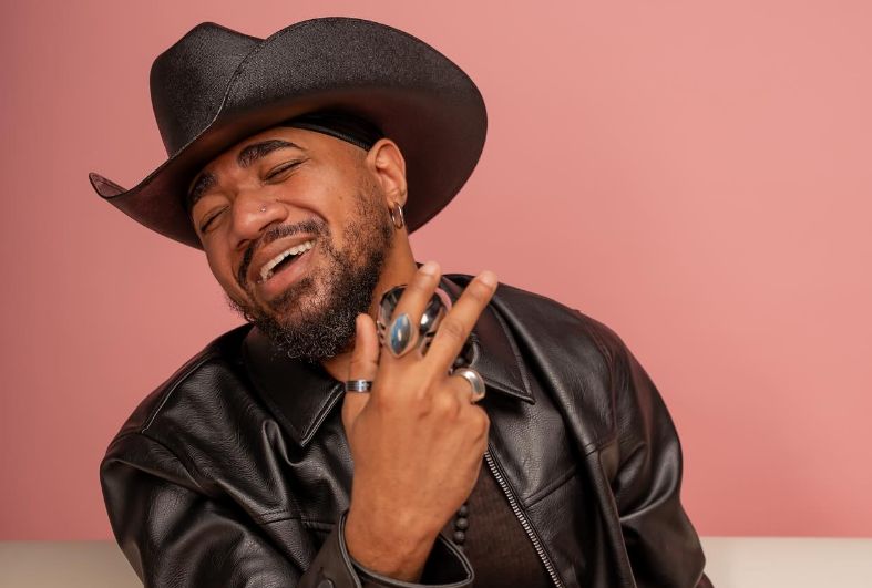 Bato an danje! Obsede nèt!
He’s obsessed and went straight to the cemetery for answers 😭🕯️

<a href="/charlinbato/">🅒🅗🅐🅡🅛🅘🅝🅑🅐🅣🅞</a> teamed up with <a href="/tobyanbake/">Toby Anbakè</a> &amp; @freedomrecordz for this fire track 🔥

Read the full lyrics on WikiMizik.com 
buff.ly/rlXV0BV