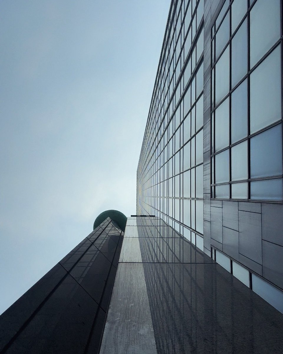audylish's tweet photo. was trying to take a troll pic of myself and this was the background.. i love architecture https://t.co/p482muQA4V