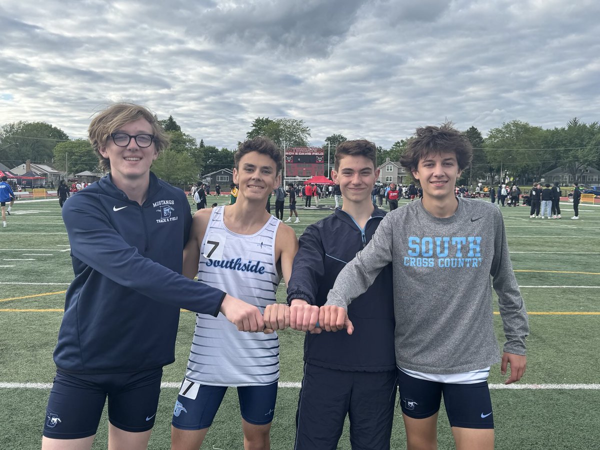 Boys kept the streak alive! Congrats to Chris Janota, Will Miller, John Clinton, and Conrad Saner on qualifying for the 4x800!

Huge season best of 7:57.58!
