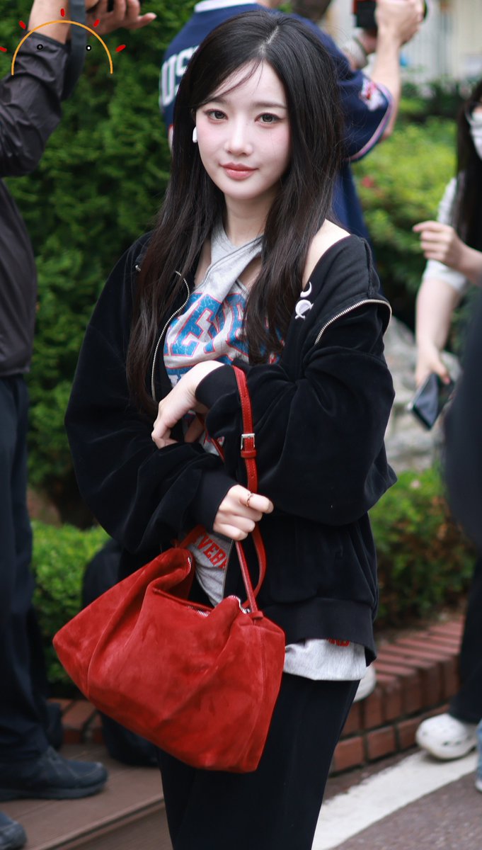 250523 뮤직뱅크 출근
👋
#트리플에스 #tripleS
#YooYeon #유연 #김유연