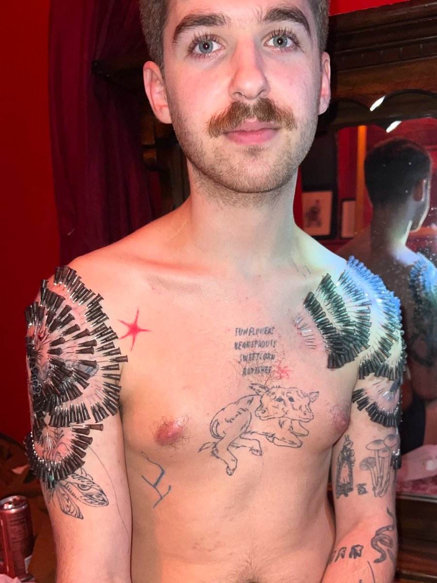bleedthetwink's tweet photo. Some fun from a few months ago that I forgot to share
350 needles by @ladydragontears https://t.co/mAJHHloAPW