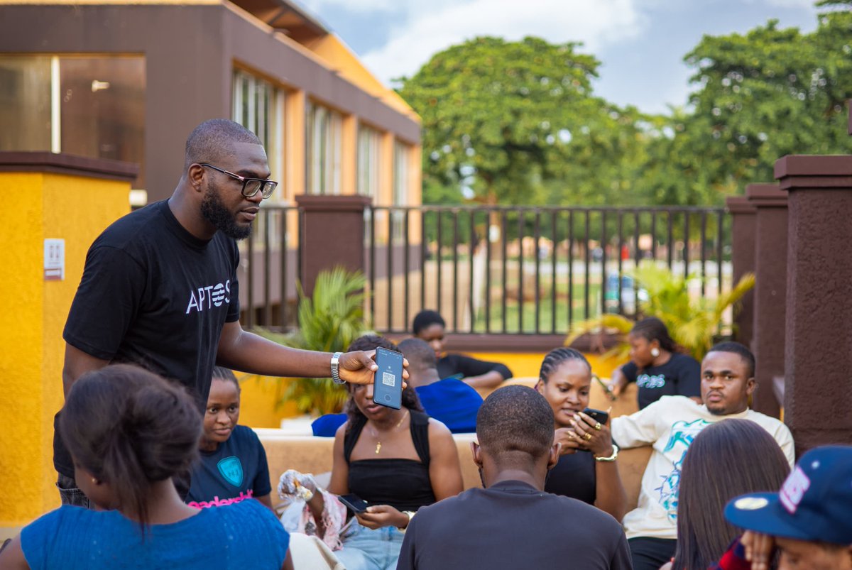 RashfordArt's tweet image. Myself together with @Prof_Saz decided To celebrate BITCOIN PIZZA DAY with Some Aptos community members and web 3 enthusiast  in BENIN CITY Today.
Big thanks to @AptosAfrica &amp;amp; @Aptos for creating the space and support that made this possible!!