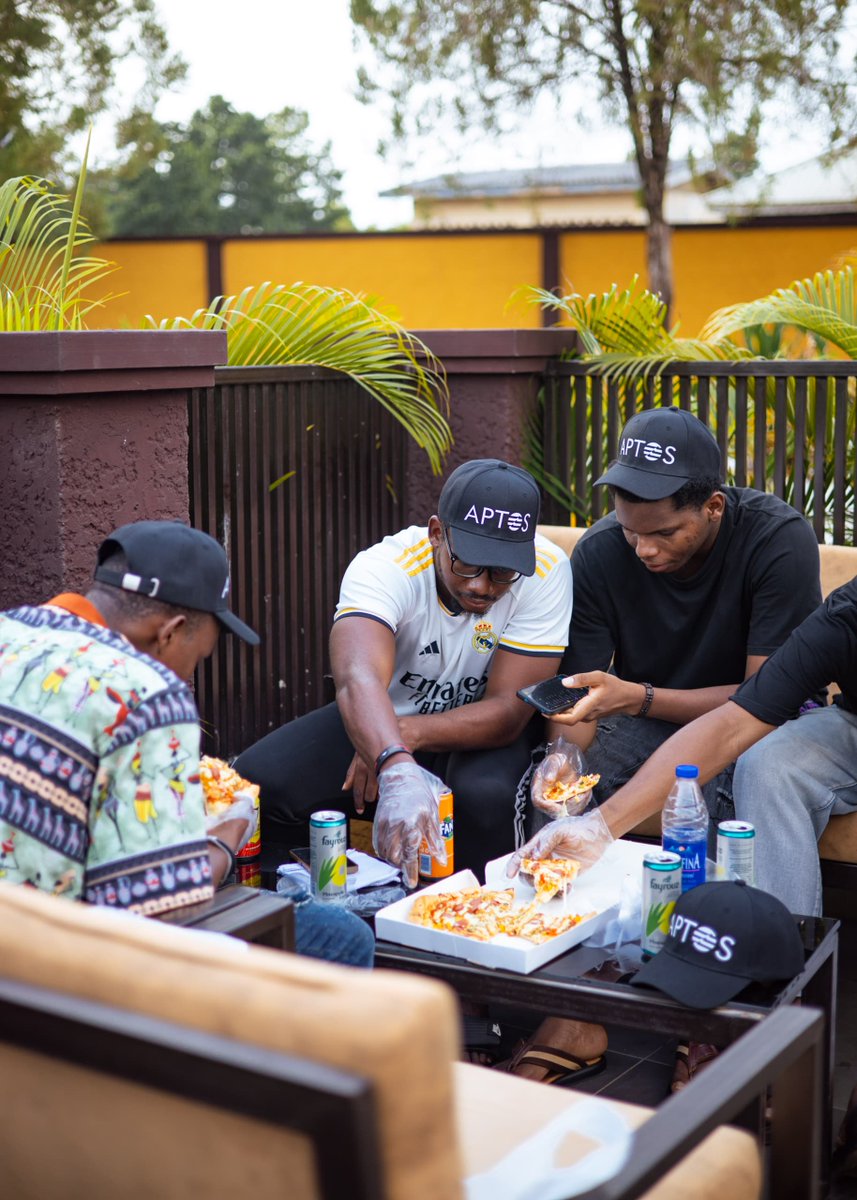 RashfordArt's tweet image. Myself together with @Prof_Saz decided To celebrate BITCOIN PIZZA DAY with Some Aptos community members and web 3 enthusiast  in BENIN CITY Today.
Big thanks to @AptosAfrica &amp;amp; @Aptos for creating the space and support that made this possible!!