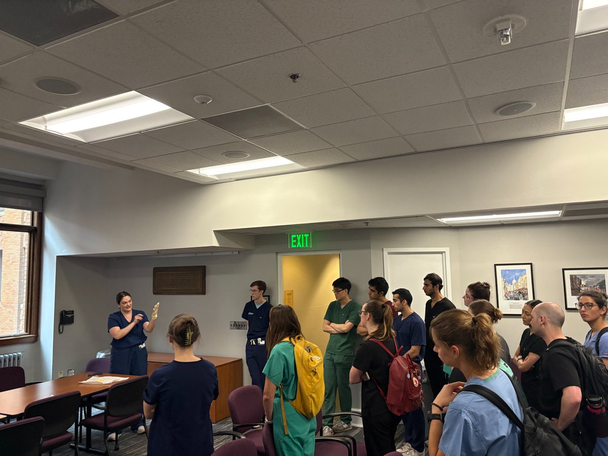 GibbonSurgSoc's tweet photo. This week our rising M2s are participating in the Summer Gibbon Externship. They kicked the week off learning how to scrub and knot-tie before heading to the ORs for the first time! https://t.co/8jPW7768t6