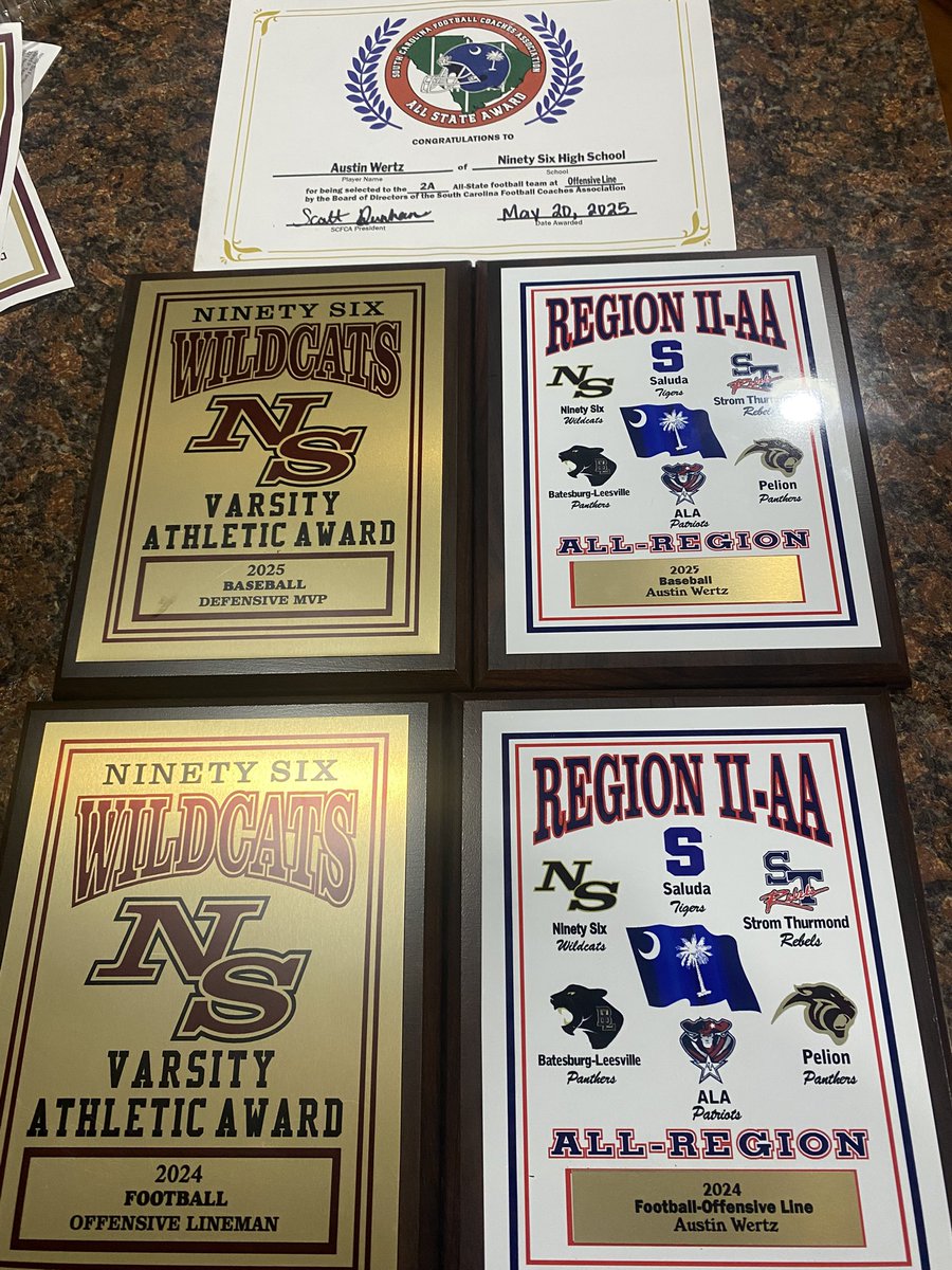 AustinWertz4's tweet image. I’m thankful to receive All-Region and All-State in football along with best offensive lineman for football. I’m also very grateful to receive both All-Region and Defensive MVP in baseball.
@CoachBennett32 @Chasedduncan @NSFootball96 @96AthBoostClub