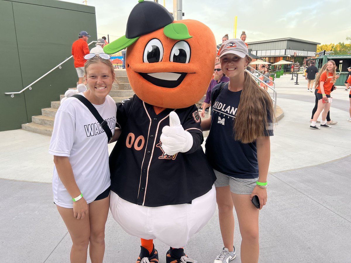 Enjoyed a little <a href="/GoClingstones/">Columbus Clingstones</a> baseball last night &amp; <a href="/NAIA/">NAIA</a> Softball World Series tonight. 💙⚾️🥎🧡