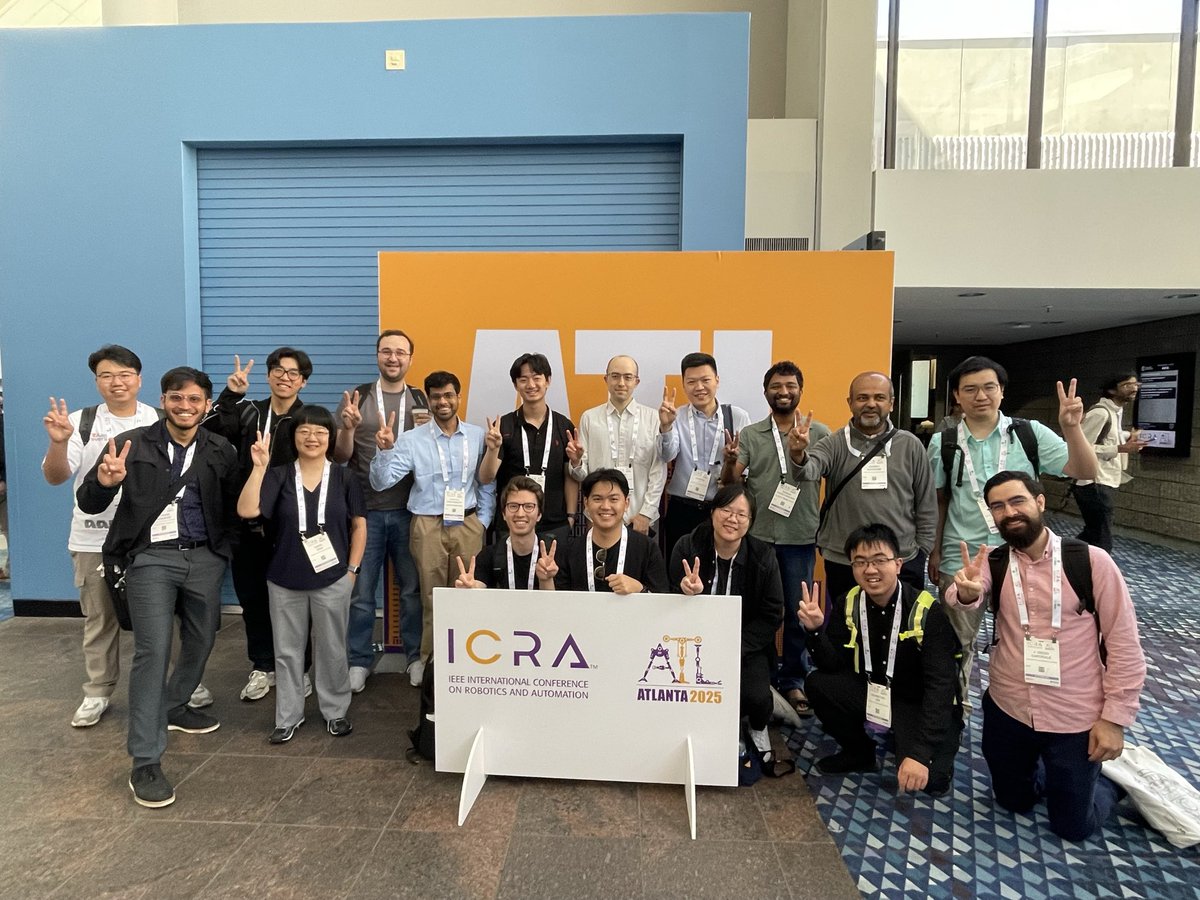 MichaelQwl's tweet photo. USC reunion @ICRA2025 https://t.co/Q3W8dnjcti