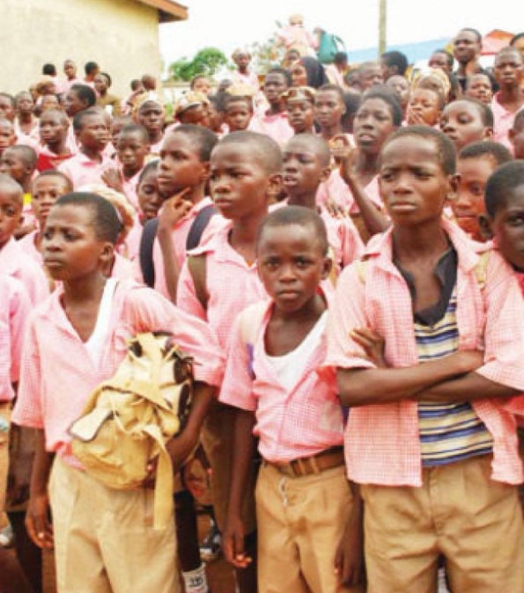 Kai Cenat getting a BACKLASH from Fans for Building his own Streamer University School instead of building a School in Nigeria with the Donations as he promised 7 months ago😳