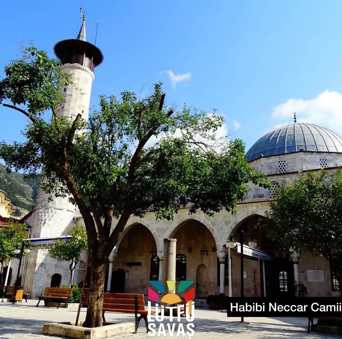 Sevdiklerinizle birlikte sağlık, huzur  dolu bir Cuma geçirmeniz dileğiyle… Hayırlı Cumalar.