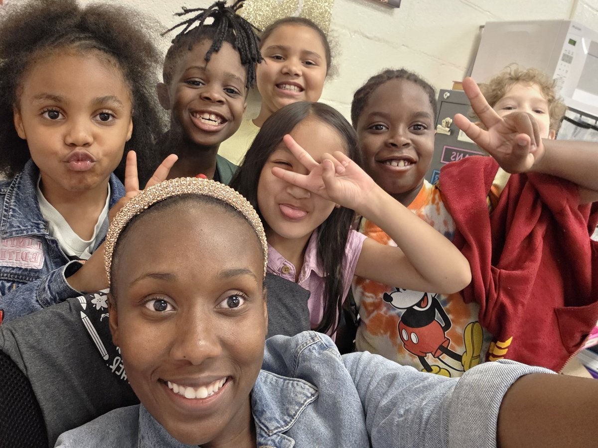 TCheerMamaSmith's tweet photo. Wrapping up this school year with some amazing learning experiences! SUMMER BREAK READY! @HES_HCS @HenryCountyBOE
#TeacherLife #ClassroomJoy #EndOfYear #EduTwitter #WinningForKids #HenryProud #YouBelongInHenry https://t.co/SjoiRr6jvH