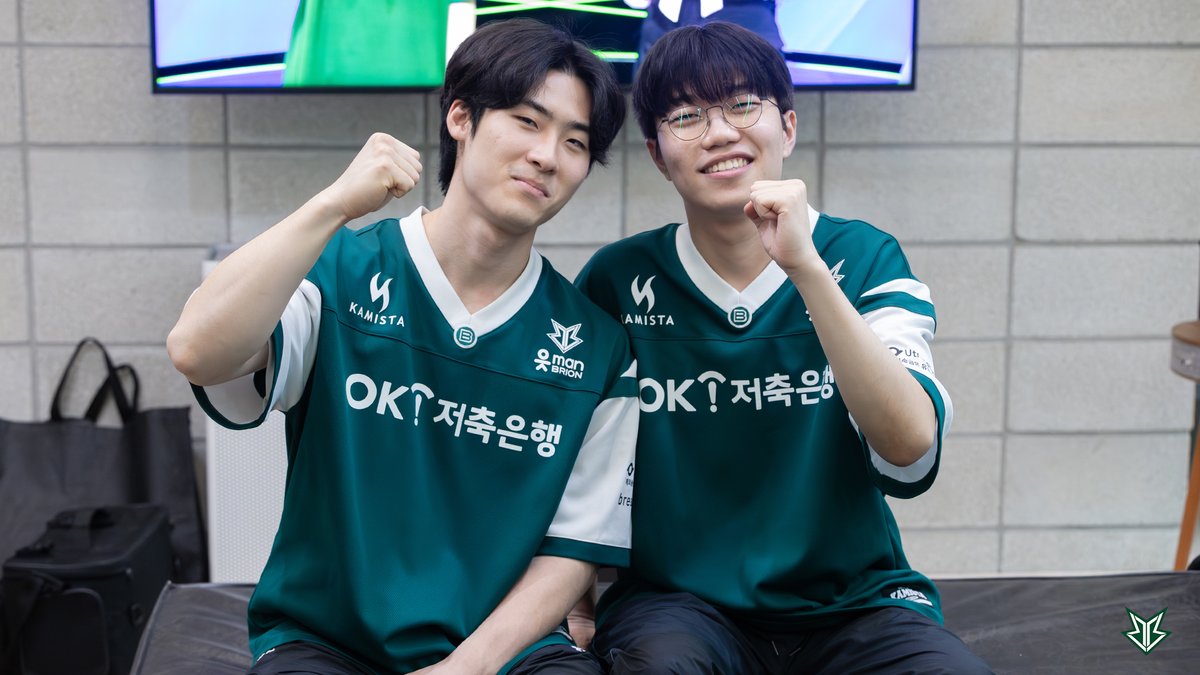 [𝗕-𝗵𝗶𝗻𝗱 𝗣𝗵𝗼𝘁𝗼 𝘀𝗵𝗼𝗼𝘁 📸]

어제는 브리온의 승리 DAY !
항상 좋은 모습 보여드릴 수 있도록 최선을 다하는 브리온 되겠습니다 ٩(ˊᗜˋ )و
언제나 함께해 주시는 팬 여러분들께 진심으로 감사합니다!