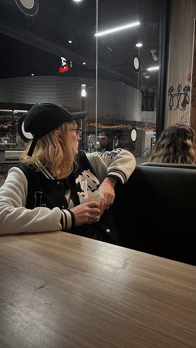 KlynerNama's tweet photo. Hi guys I miss you 🖤 https://t.co/hkcUhSFSyt
