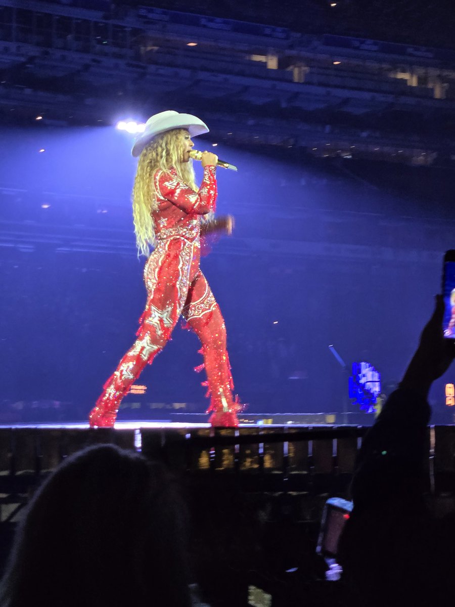 Thank you SUB A, for getting great seats for BEYONCE ! I will never forget this moment. Fucking absolutely blown away.