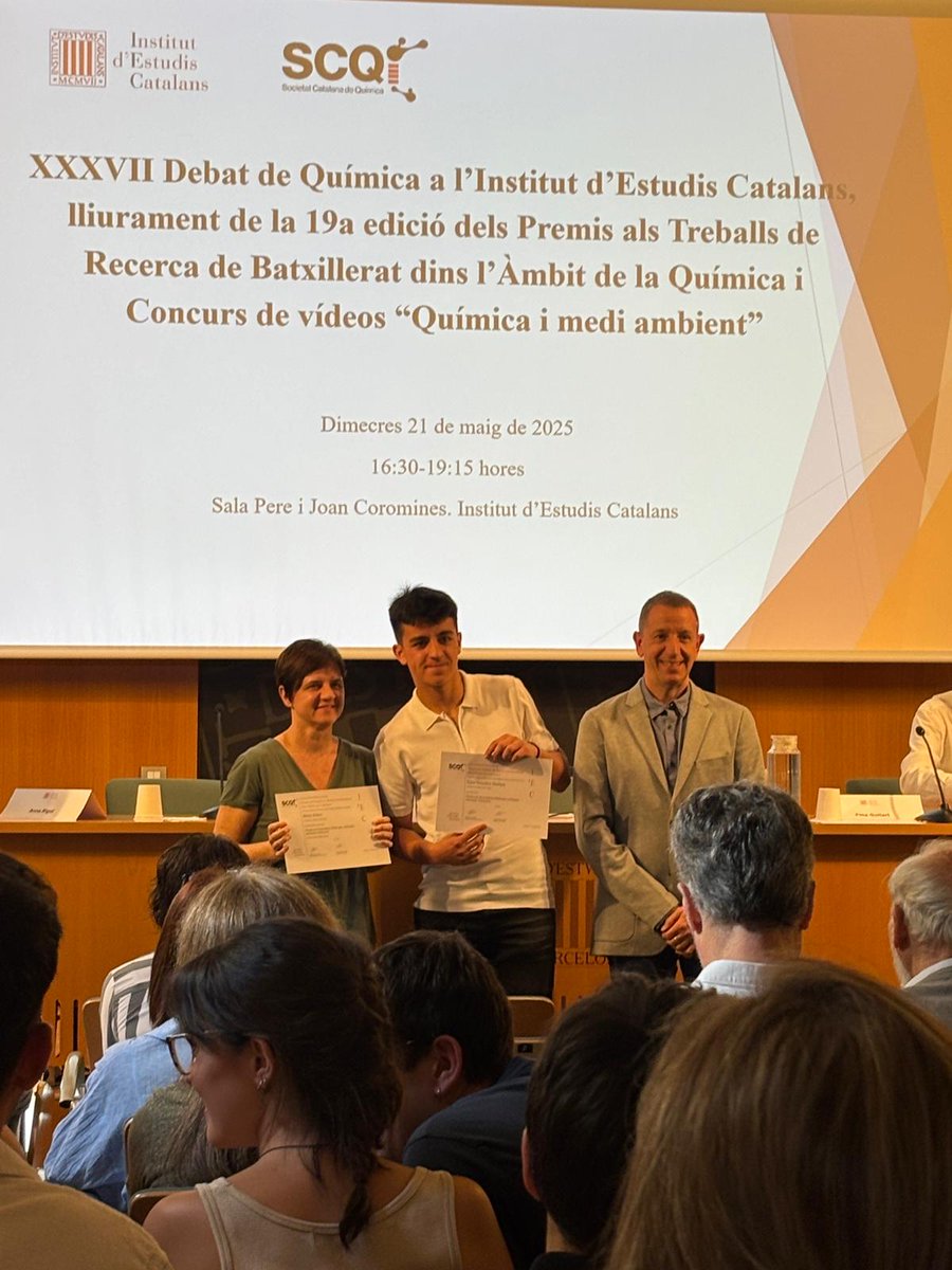 Institut La Sagrera- Sant Andreu (@inslasagrera) on Twitter photo Aquesta setmana la Societat Catalana de Química <a href="/scq_iec/">Societat Catalana de Química</a> <a href="/iec/">IEC</a>  ha atorgat una menció pel Treball de Recerca: "Producció electrolítica d'hidrogen utilitzant elèctrodes d'alumini" Treball realitzat en el marc del programa  Joves i Ciència <a href="/FCLP_Fundacio/">Fundació Catalunya La Pedrera</a> . Enhorabona per la feina!! Aquesta setmana la Societat Catalana de Química <a href="/scq_iec/">Societat Catalana de Química</a> <a href="/iec/">IEC</a>  ha atorgat una menció pel Treball de Recerca: "Producció electrolítica d'hidrogen utilitzant elèctrodes d'alumini" Treball realitzat en el marc del programa  Joves i Ciència <a href="/FCLP_Fundacio/">Fundació Catalunya La Pedrera</a> . Enhorabona per la feina!!