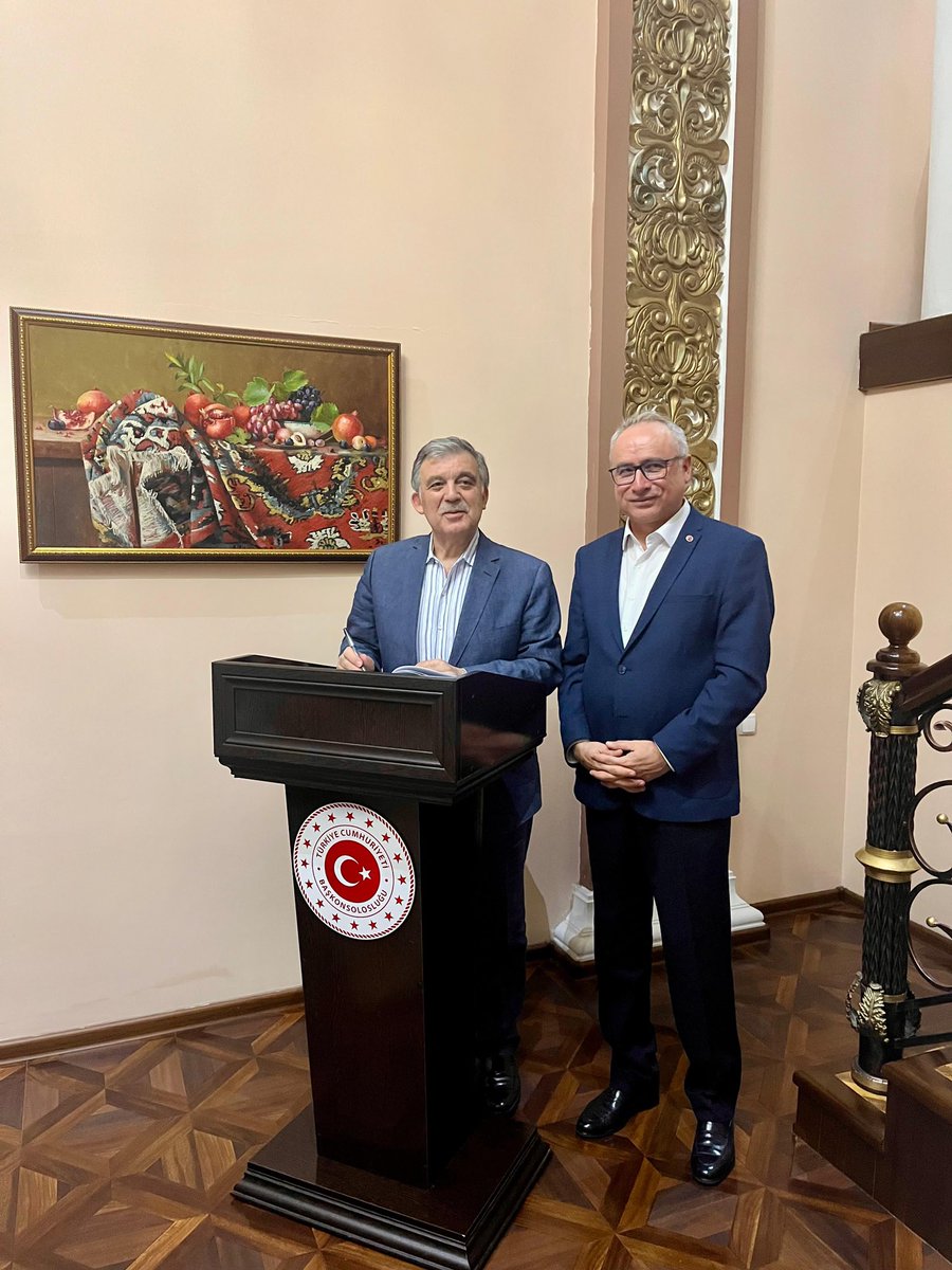 11. Cumhurbaşkanımız Sayın Abdullah Gül Başkonsolosluğumuzu ziyaret ederek bizleri onurlandırdı.