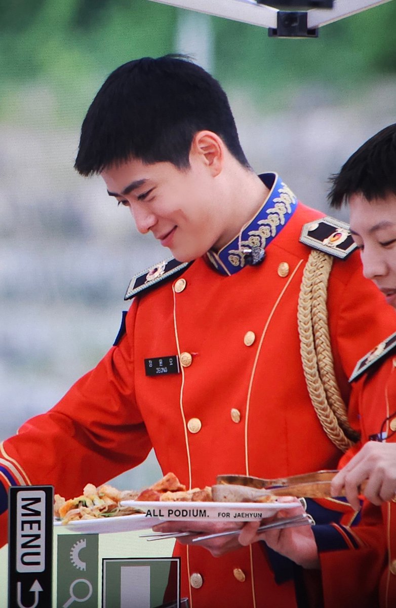 이렇게 음식 담을때 행복해하는 아이인데 평생을 프로아나로 살아왔으니ㅠ