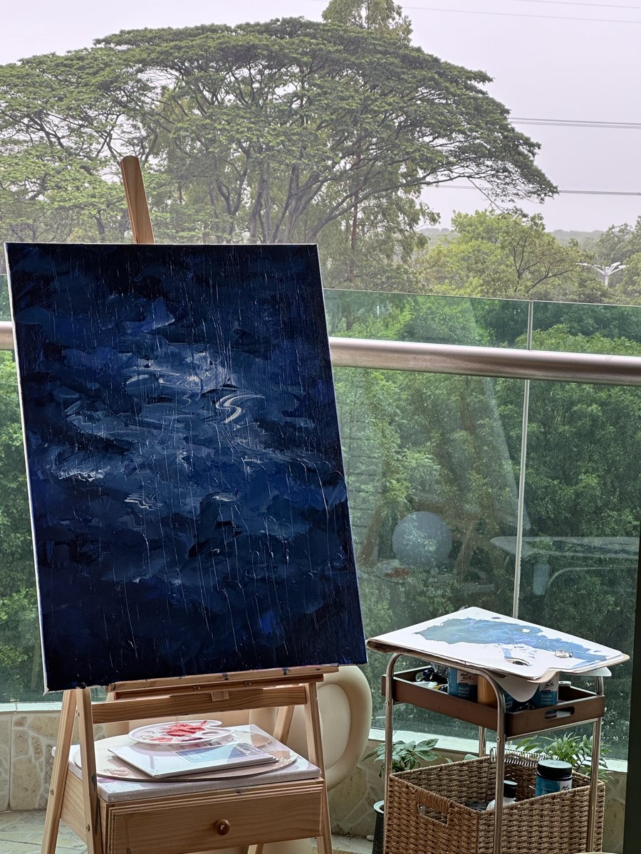 雨の日は家に引きこもって絵を描いています。😁😁