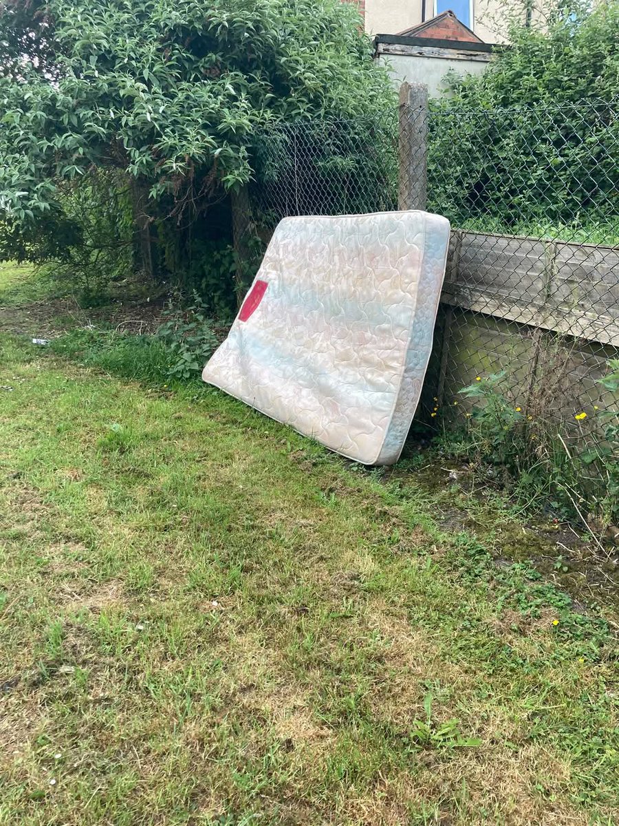 Litterwatch1's tweet photo. Janet is the true hero of Mushroom Hall, working tirelessly to keep Rood End clean. Stealthy and patient, she fights fly-tipping and littering daily. Let’s all do our part to keep our community shining bright! #LitterLady #RoodEnd #volunteers #adoptastreet #Sandwell #oldbury https://t.co/bx1Z0rVVGG