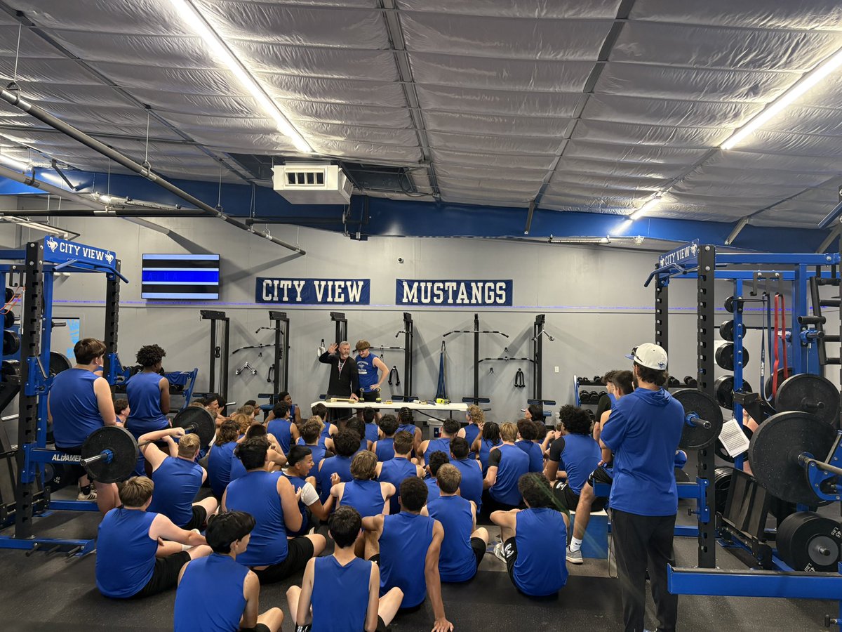 SabinoGomez14's tweet image. Year 1 ✅ The best part about this calling is not only the coaching and teaching the required curriculum, but educating these young adults on essential life skills to give them the best shot at success! Truly blessed. #OSOS