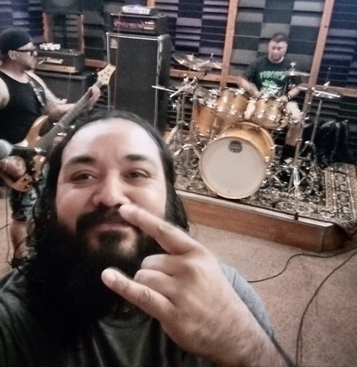 dmansjoke's tweet photo. Back to rehearsals 🤘🏻💀👊🏻
@blindfoldrecords #recordstudio #rehearsal #Tijuana https://t.co/9crOBUoFHO