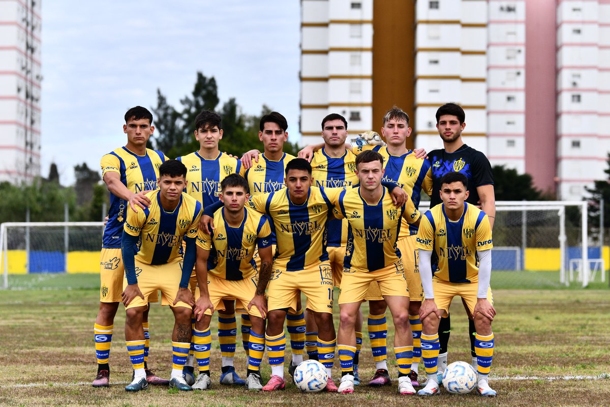 AtlantaDeMiVida's tweet photo. #Reserva #Fecha5
#Atlanta venció a Quilmes por 2 a 1 con goles de Gerónimo Cardozo.
🔜 #ProximaFecha: visitante vs. Agropecuario.
#AtlantaDeMiVida 💛💙
📸 #AtlantaOficial https://t.co/4Yz9fCIGJA