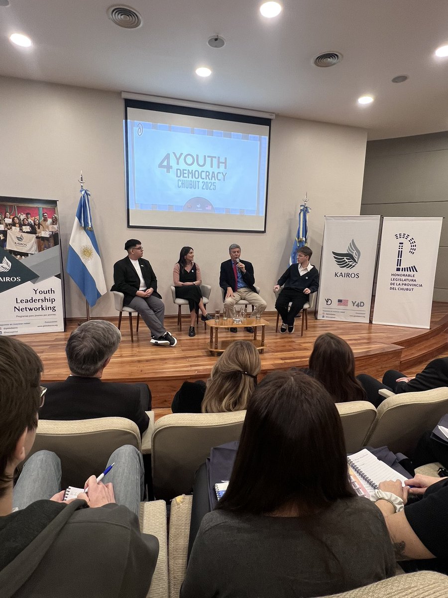 HORACIOUCR's tweet photo. Jóvenes para la Democracia https://t.co/HpzWpAAVAn