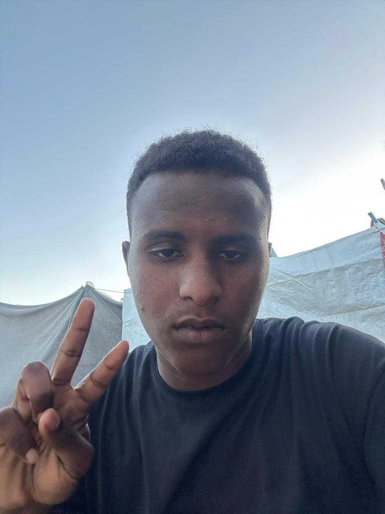 No longer embarrassed to say i’m starving. Got no bread no flour

gofund.me/25cf69e8