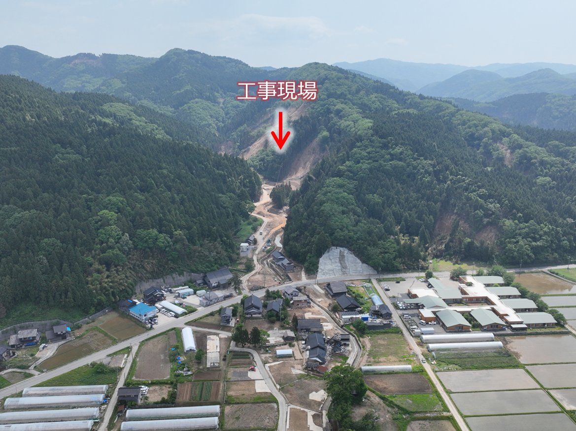 出水期前の復旧状況②】 輪島市町野町の寺地川では、応急対策として