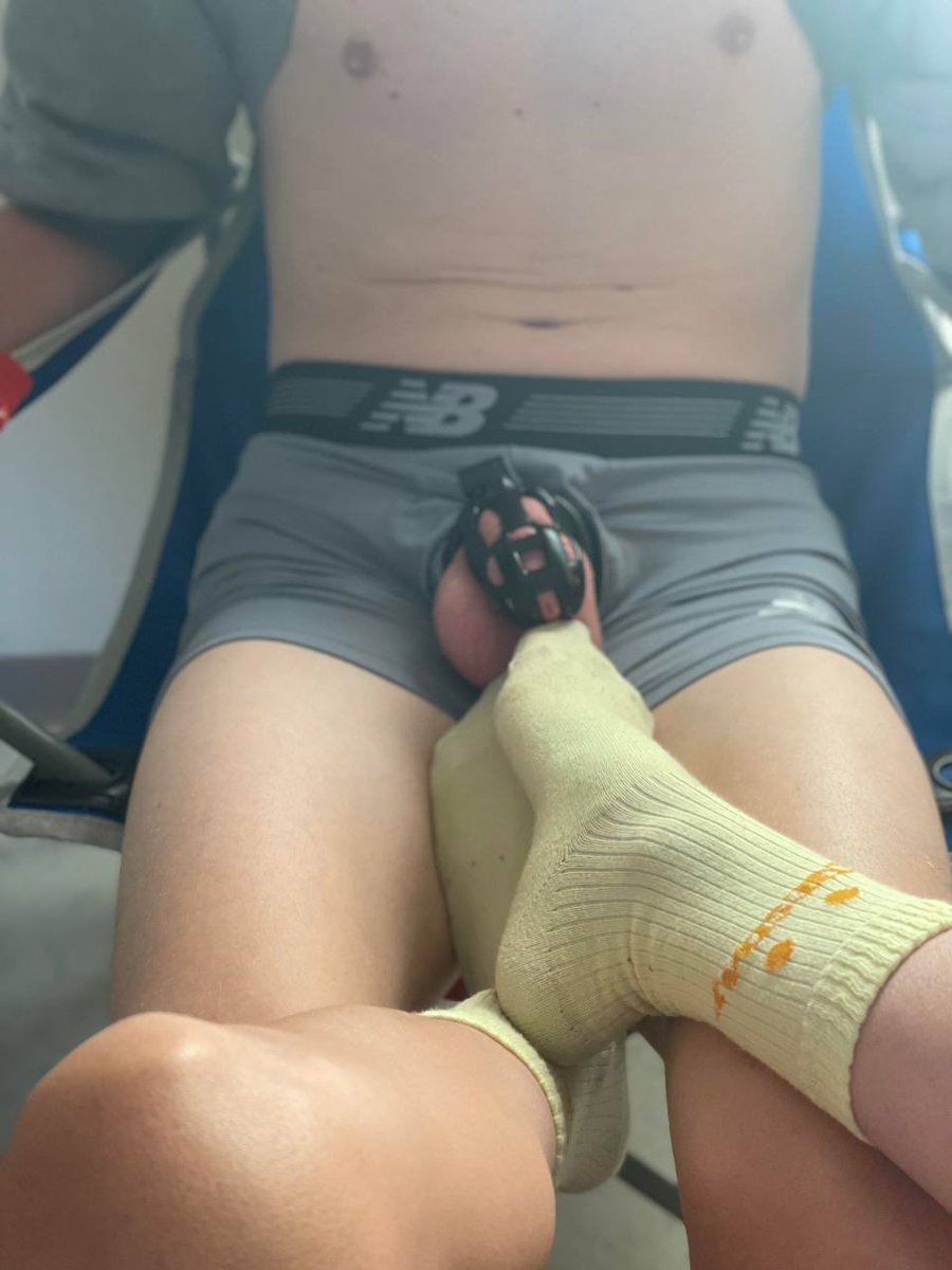 Master_Dinnoo's tweet photo. Good boy..lock his useless dick!
#MasterSlaveAsian #SlaveLock #ChastitySlave #MasterAsian https://t.co/upGg5eVSx3