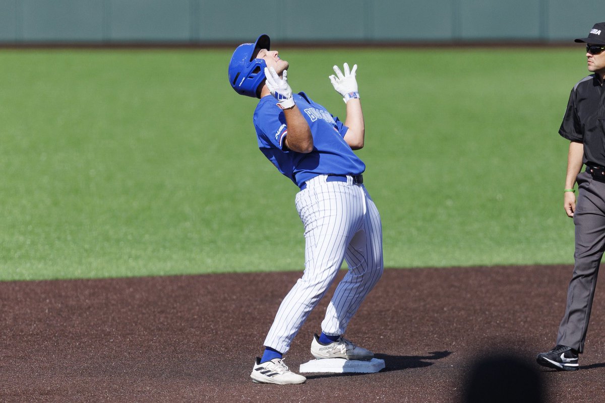 Diamond Dogs tweet media