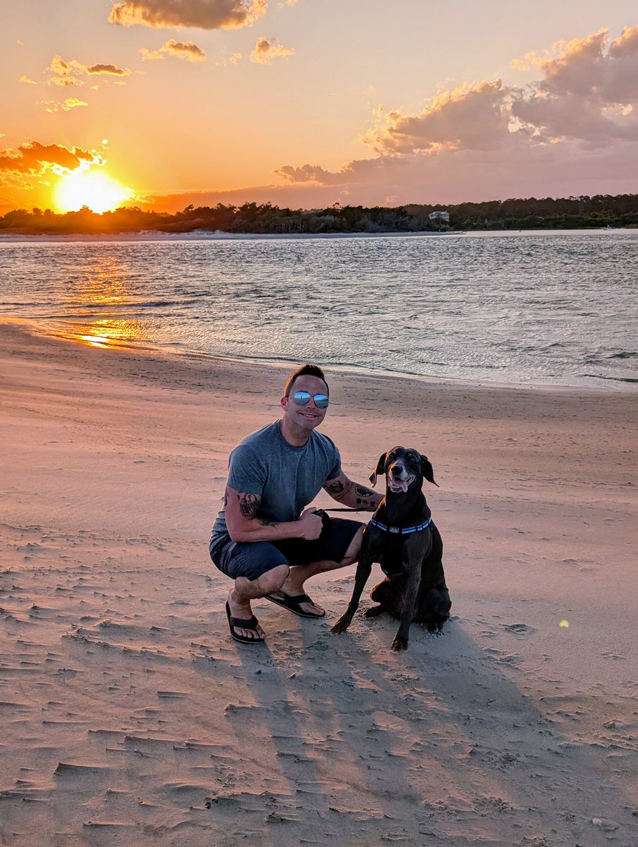 dkreis3's tweet image. The perfect ending to day 1, sunset at The Point w/ my babygirl  #OKI