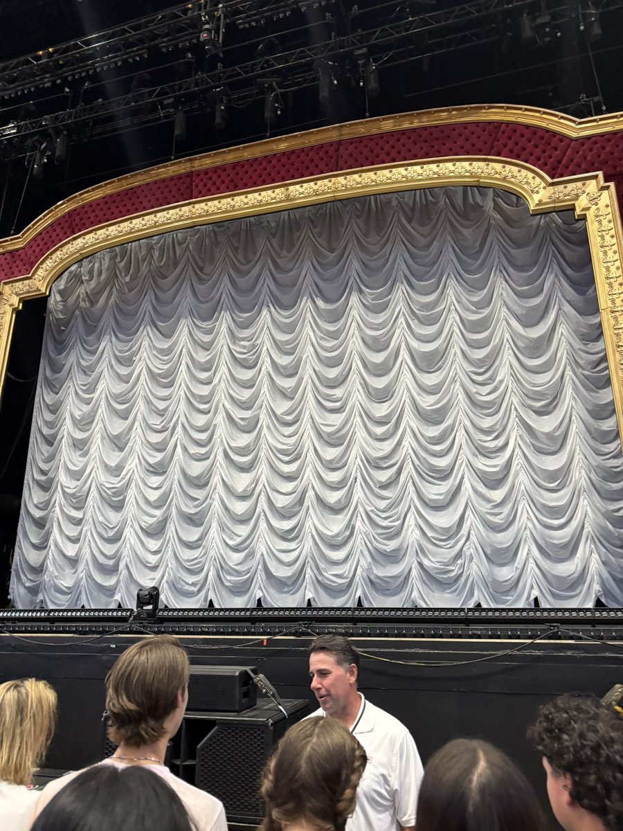haIseylq's tweet image. The curtain is down! #ForMyLastTrickTour #Alpharetta 

📸: @coIorfuIminds