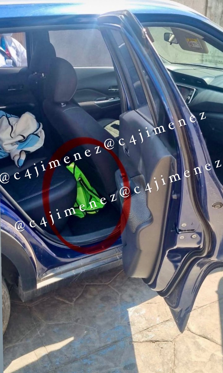 c4jimenez's tweet photo. LLEVABA GUANTES, SE CUBRIÓ de las CÁMARAS…
Así caminó por calles de @IztacalcoAl el tipo q manejó la moto para matar a Ximena y José.
La @FiscaliaCDMX descubrió las imágenes.
El tipo acababa de bajar de esta camioneta.
Dejó ese chaleco, tiró los guantes…

Detalles #C4EnAlerta https://t.co/g9VDt9kBpx